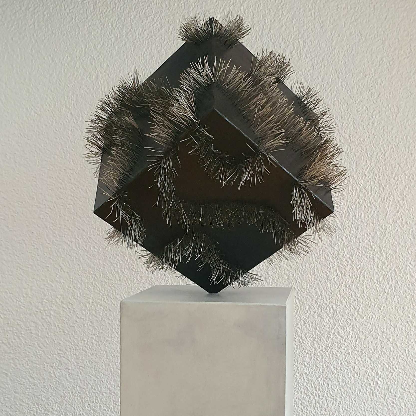 Holzkubus, 20x20x20, Stahldraht, 2019